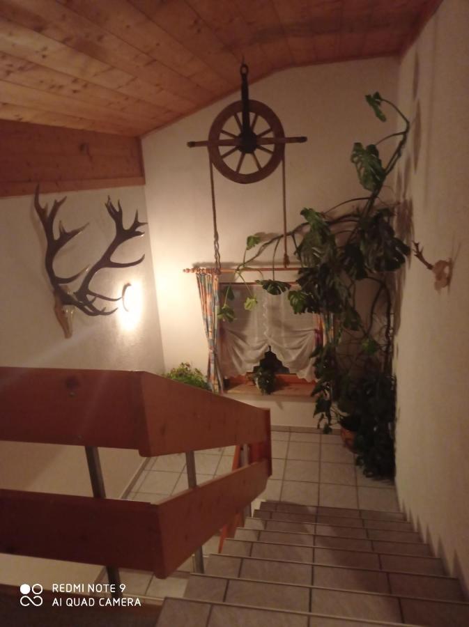 Haus Sonnenschein Appartement Holzgau Buitenkant foto